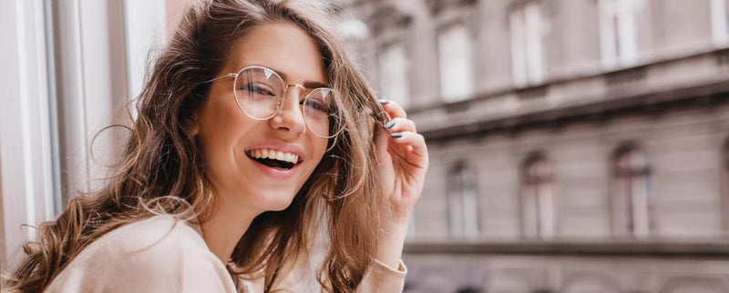 Zähne weißen ohne Zahnpasta