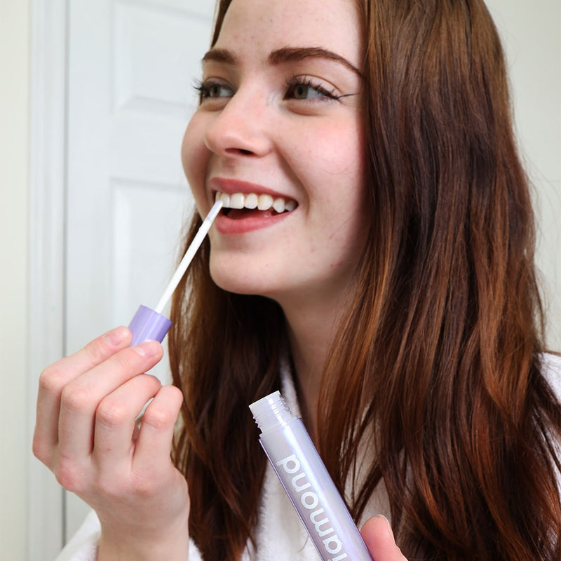 Metamorfoza uśmiechu klientki Diamond Smile – zdjęcia przed i po zastosowaniu produktu do wybielania zębów